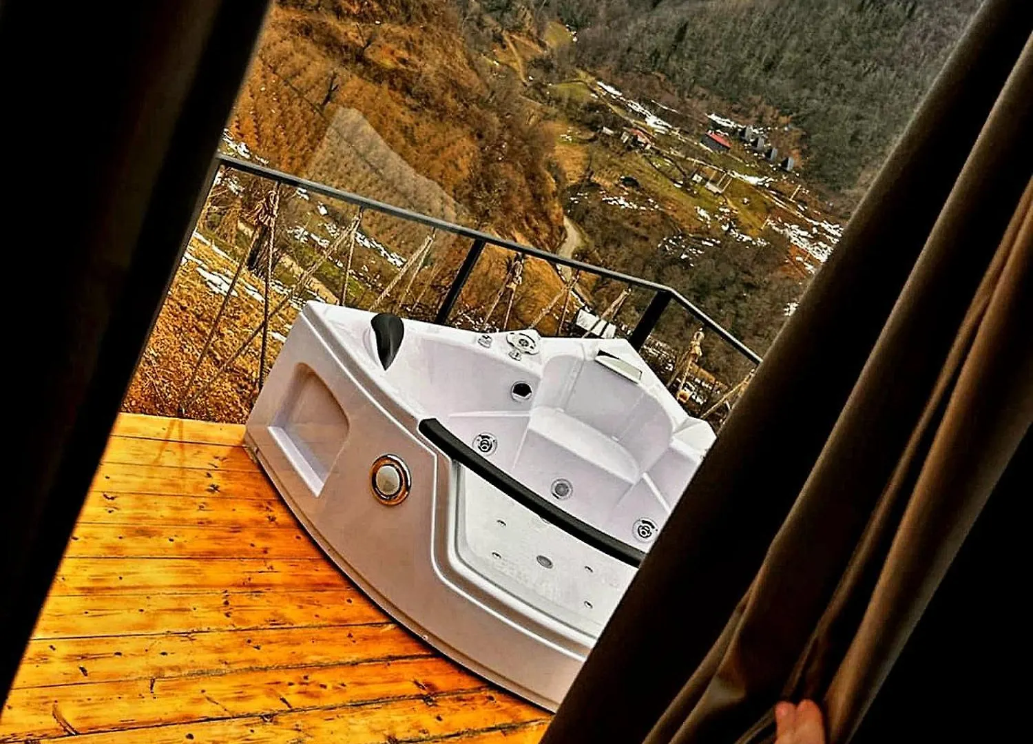 Apartment Glass House In Merisi