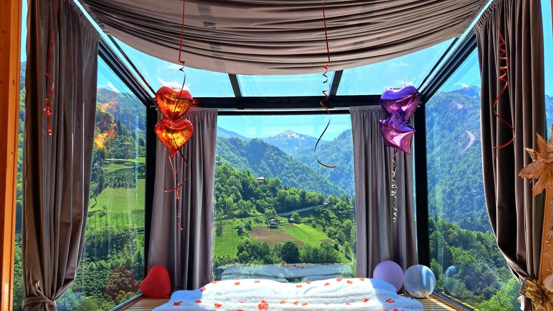 Glass House In Merisi location